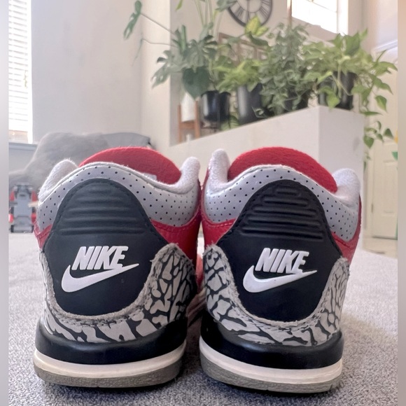 Kids Nike Air Jordan 3 Retro Red - Size 10.5C - Picture 6 of 7